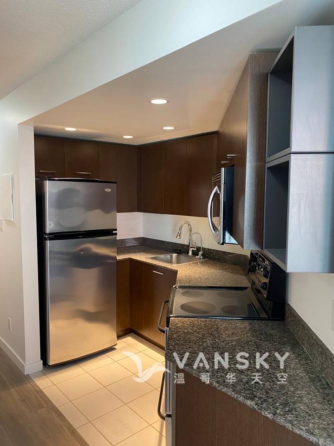 260219204309_Kitchen-empty 01_503.jpg